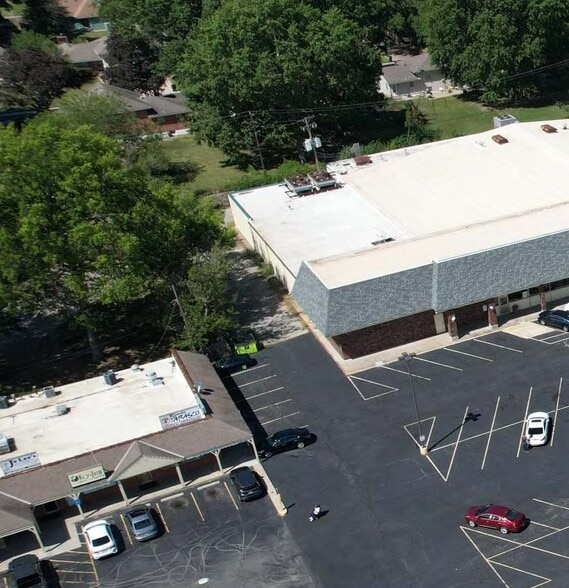 7506 Raytown Rd, Kansas City, MO for lease - Building Photo - Image 2 of 6