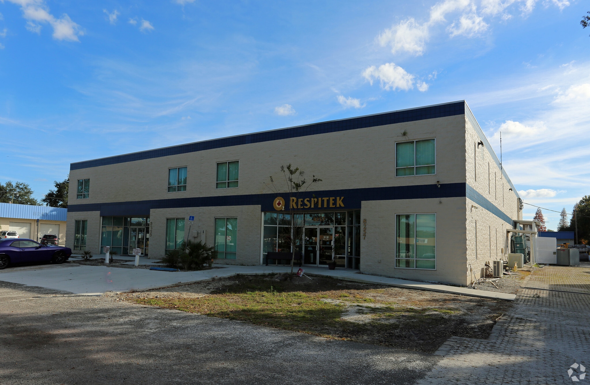 8207-8265 Causeway Blvd, Tampa, FL for lease Primary Photo- Image 1 of 14