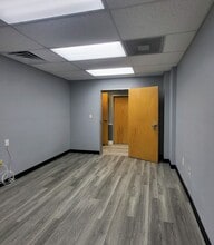 7240 Crowder Blvd, New Orleans, LA for lease Interior Photo- Image 2 of 3