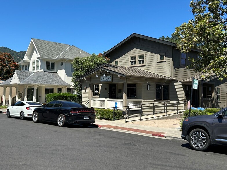 154 E Prospect Ave, Danville, CA à louer - Photo du bâtiment - Image 3 de 8