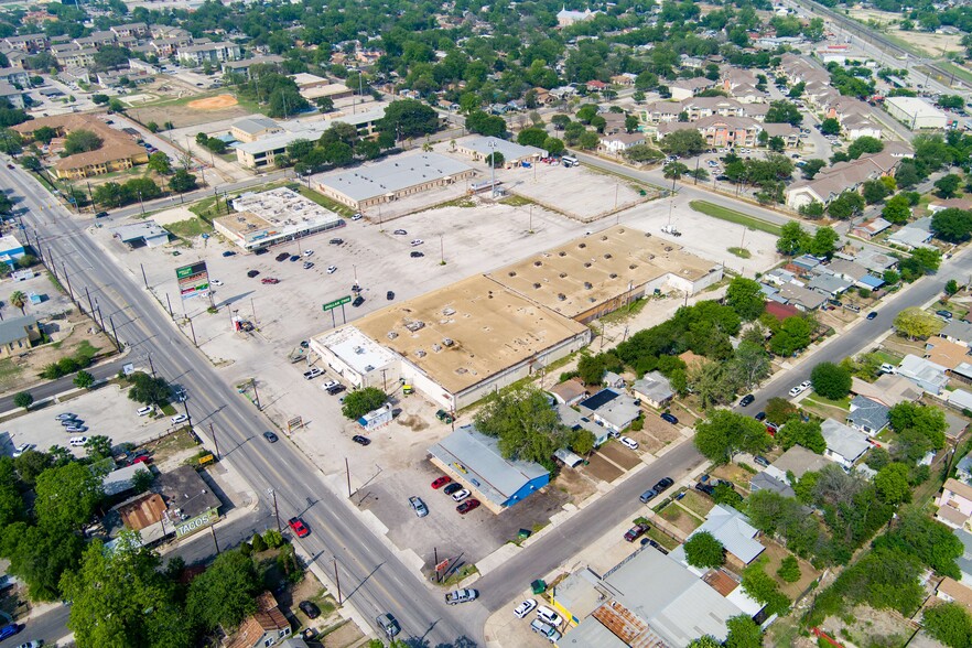 2118 S Zarzamora St, San Antonio, TX for lease - Building Photo - Image 2 of 5