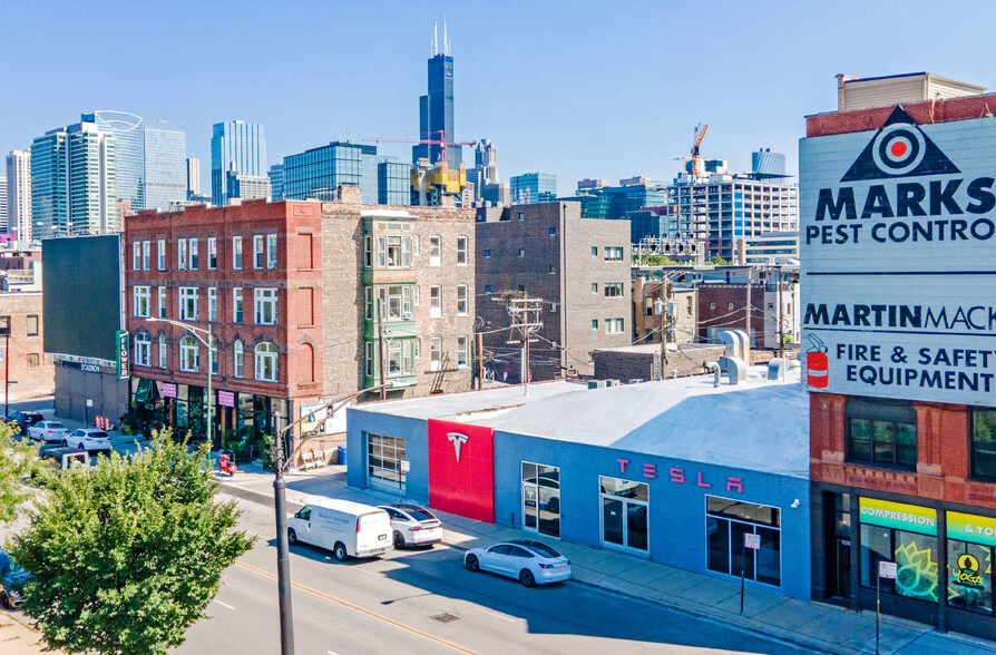 1053-1055 W Grand Ave, Chicago, IL à louer - Photo du b timent - Image 1 de 6