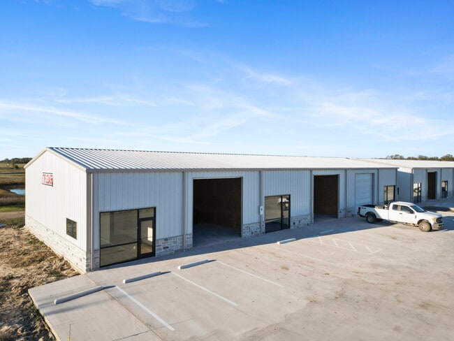 Plus de détails pour 15137 Tonkaway Lake Rd, College Station, TX - Industriel à louer
