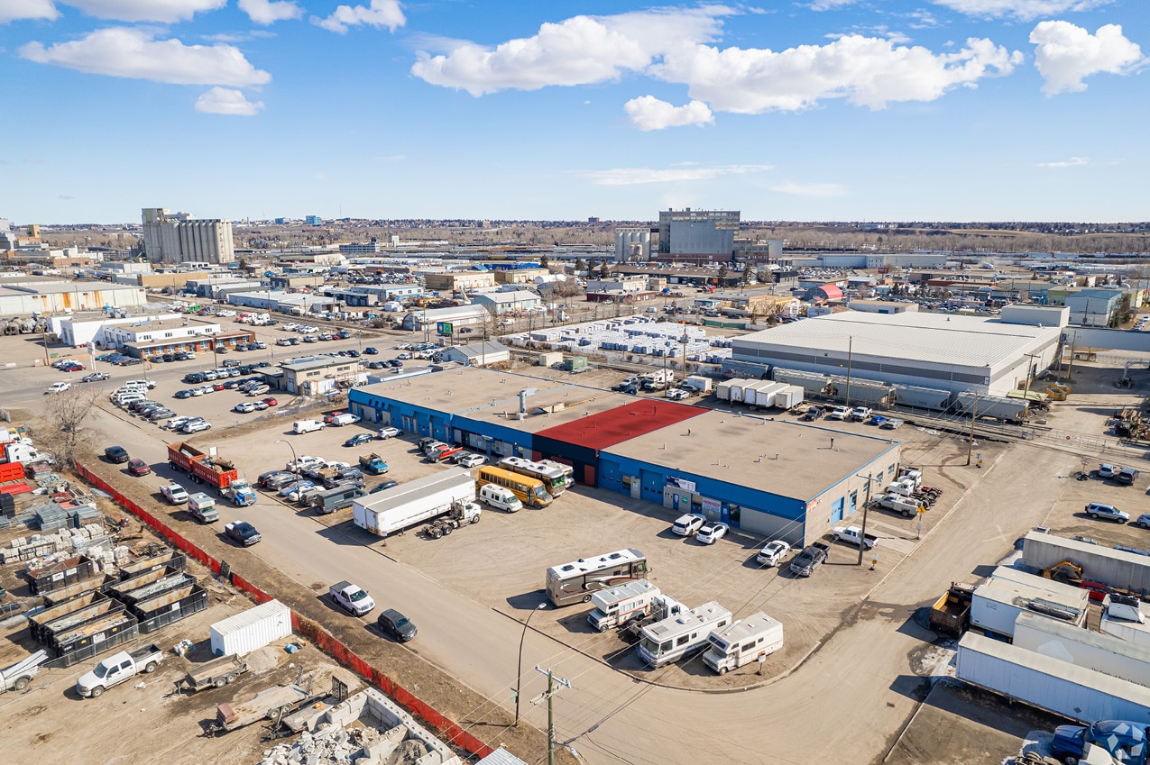 4150 14A St SE, Calgary, AB à louer Photo intérieure- Image 1 de 1