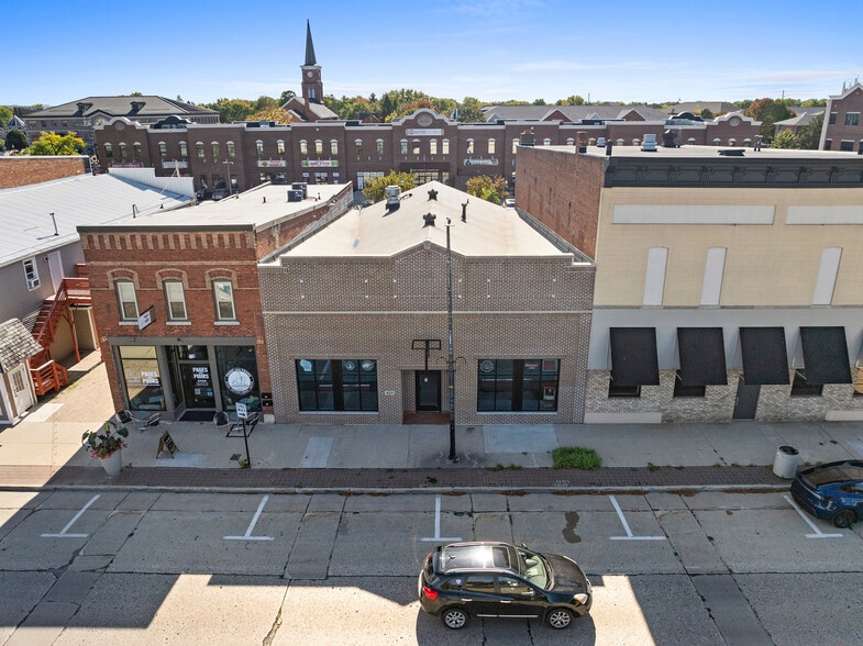 419 Main Ave, De Pere, WI à vendre - Photo du bâtiment - Image 2 de 12