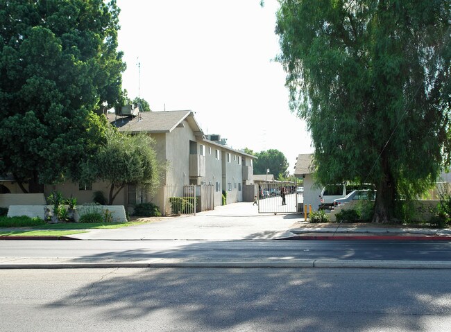 Plus de détails pour 3420 N 1st St, Fresno, CA - Multi-résidentiel à vendre