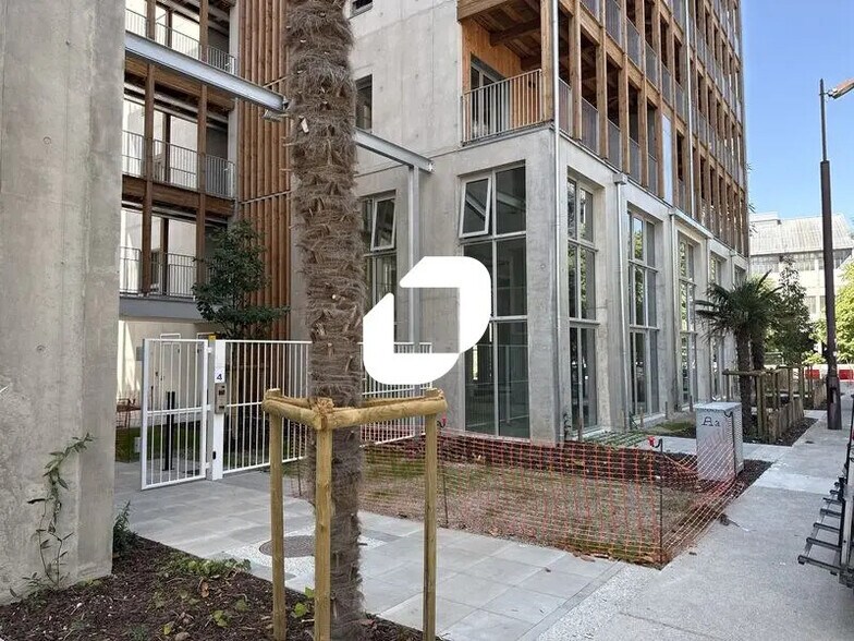 Commerce de détail dans Nantes à louer - Photo du bâtiment - Image 3 de 12