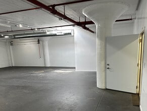 1922 E 7th Pl, Los Angeles, CA for lease Interior Photo- Image 2 of 6