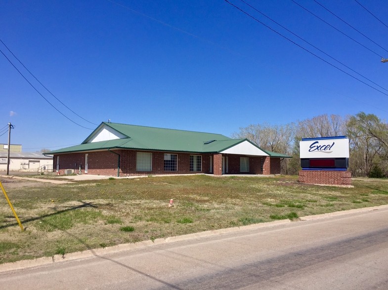 616 E Highway 36, Smith Center, KS à vendre - Photo principale - Image 1 de 1