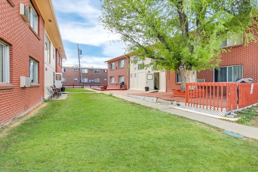 1285 Ammons St, Lakewood, CO for sale - Building Photo - Image 3 of 9