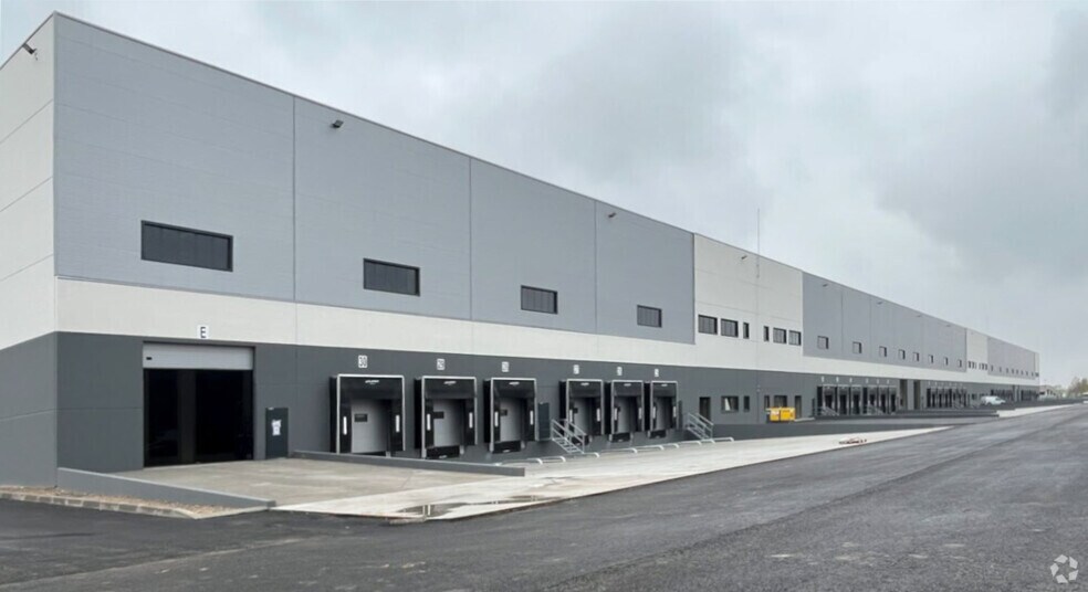 Parque Logístico Alcalá, Alcalá de Henares, Madrid à louer - Photo principale - Image 1 de 1