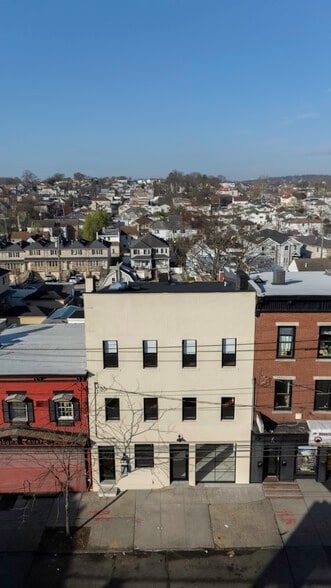 1256 Bay St, Staten Island, NY à vendre - Photo du bâtiment - Image 2 de 38