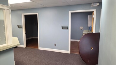 503 Wolcott Rd, Wolcott, CT à louer Photo intérieure- Image 1 de 4