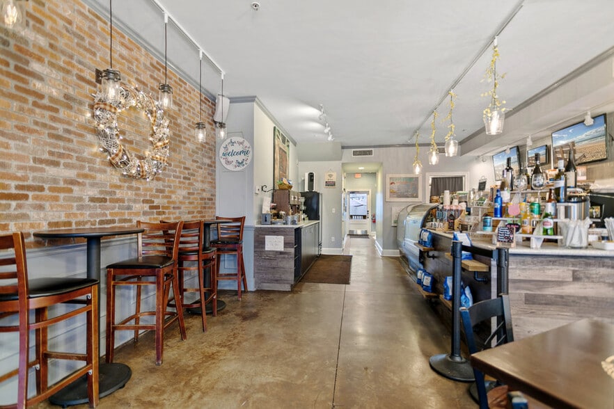 47 Cordova St, Saint Augustine, FL for sale - Interior Photo - Image 2 of 35
