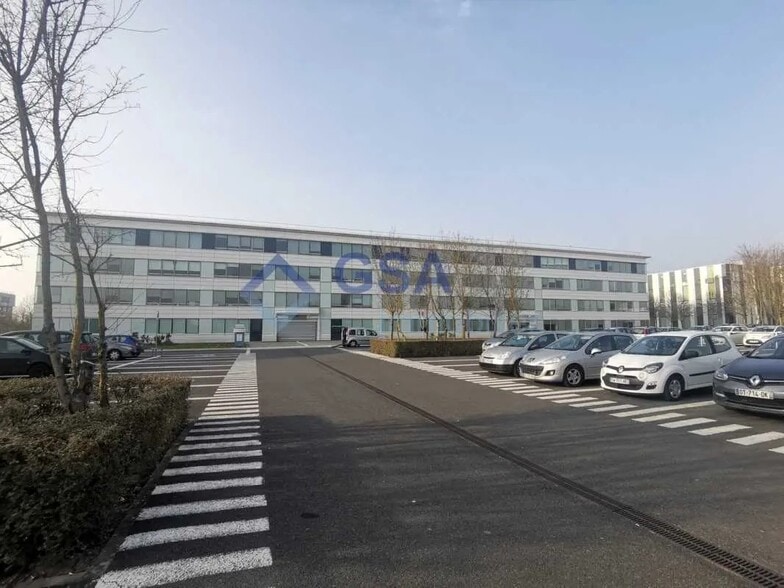 Office in Lieusaint for lease - Building Photo - Image 1 of 1