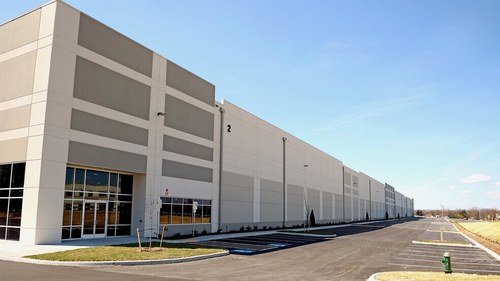 2 Western Maryland Pky, Hagerstown, MD à louer - Photo du bâtiment - Image 2 de 10