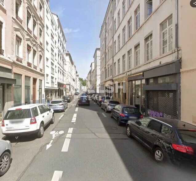 Commerce de détail dans Lyon à louer - Photo du bâtiment - Image 2 de 4