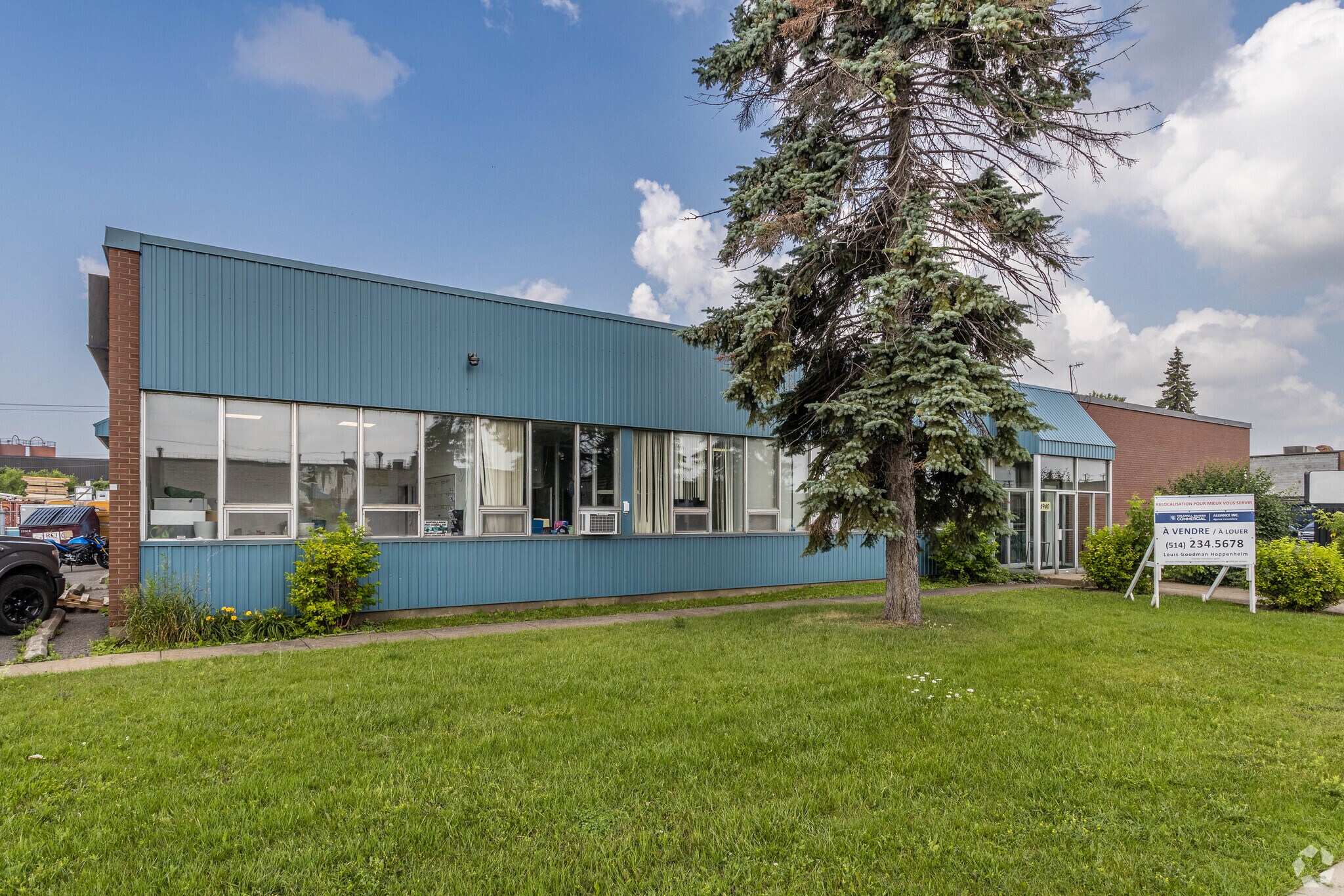 4940-4950 Rue Fisher, Montréal, QC à vendre Photo du bâtiment- Image 1 de 1