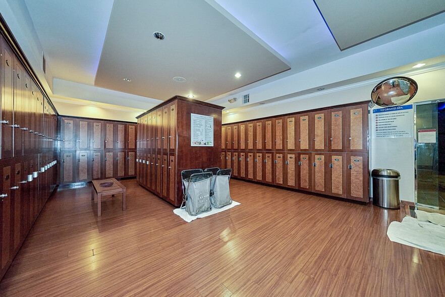 10211 Balboa Blvd, Northridge, CA for sale - Interior Photo - Image 3 of 20