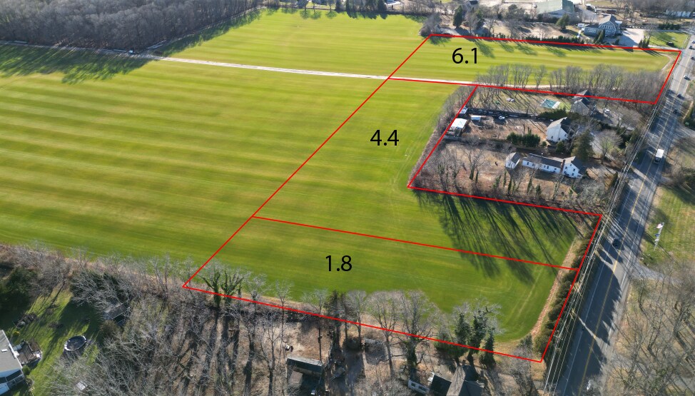 Sound Avenue, Aquebogue, NY à vendre - Photo du bâtiment - Image 1 de 3