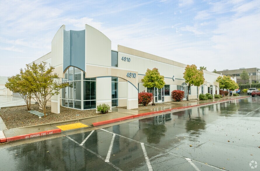 4810 Golden Foothill Pky, El Dorado Hills, CA à louer - Photo principale - Image 1 de 9