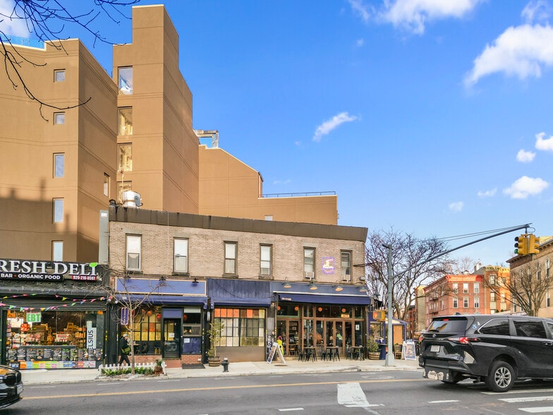 671-689 Washington Ave, Brooklyn, NY for lease - Building Photo - Image 3 of 31