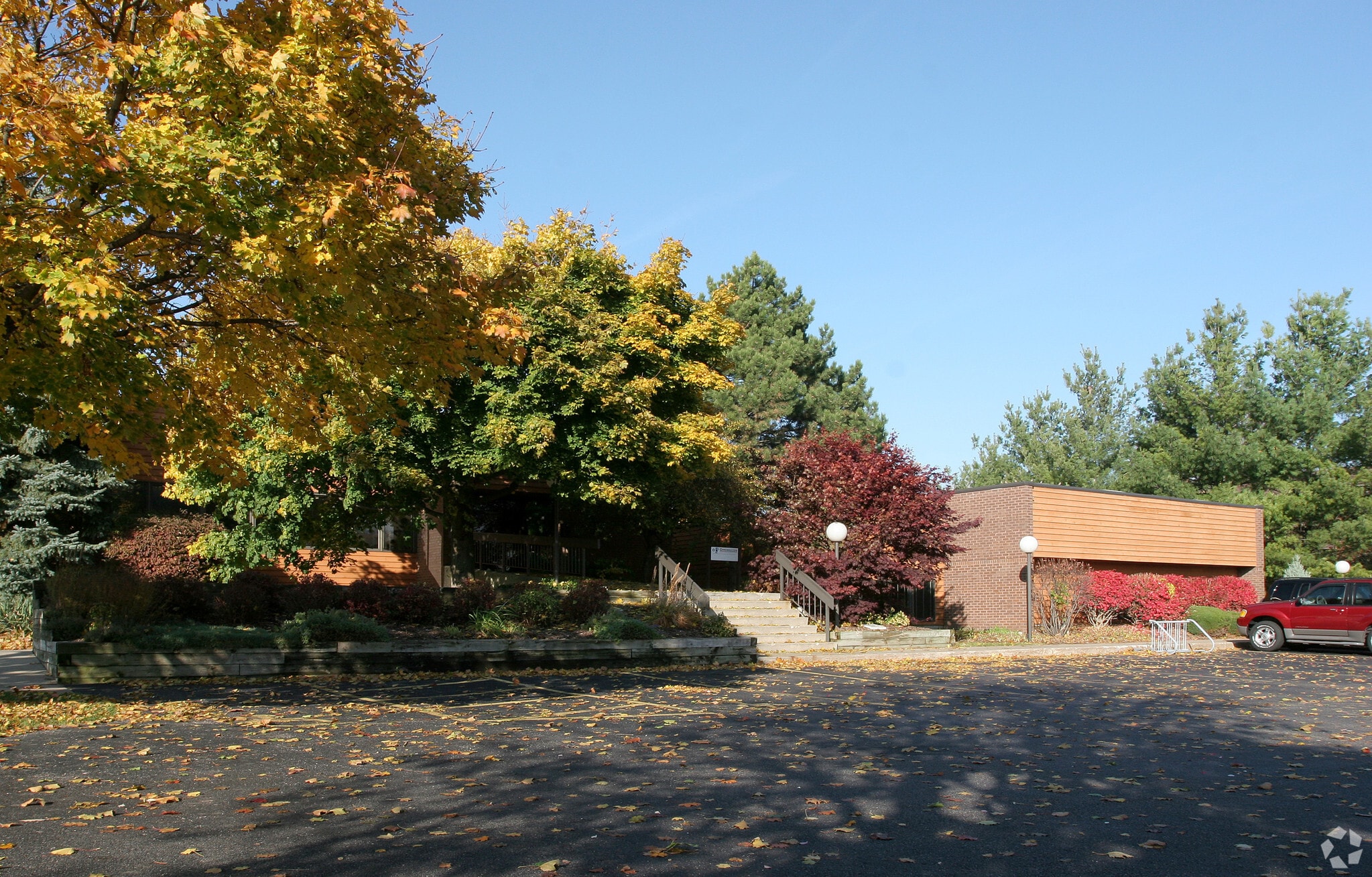 205 W 29th St, Holland, MI for lease Primary Photo- Image 1 of 17