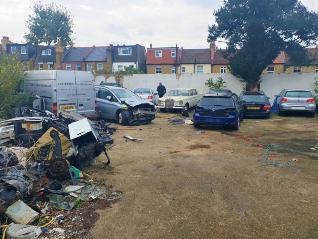 Hounslow Rd, Twickenham for sale Primary Photo- Image 1 of 2