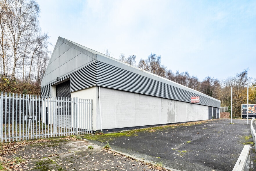 124 New Chester Rd, Birkenhead for lease - Building Photo - Image 2 of 4