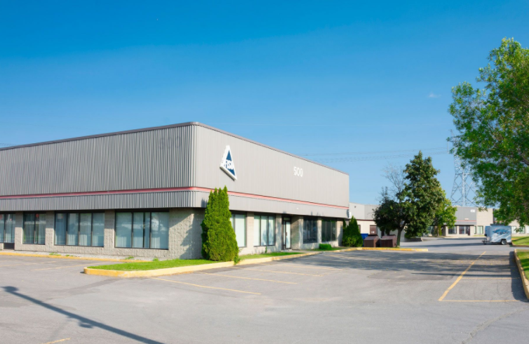 450-500 Av Saint-Jean-Baptiste, Québec, QC for lease - Primary Photo - Image 1 of 5