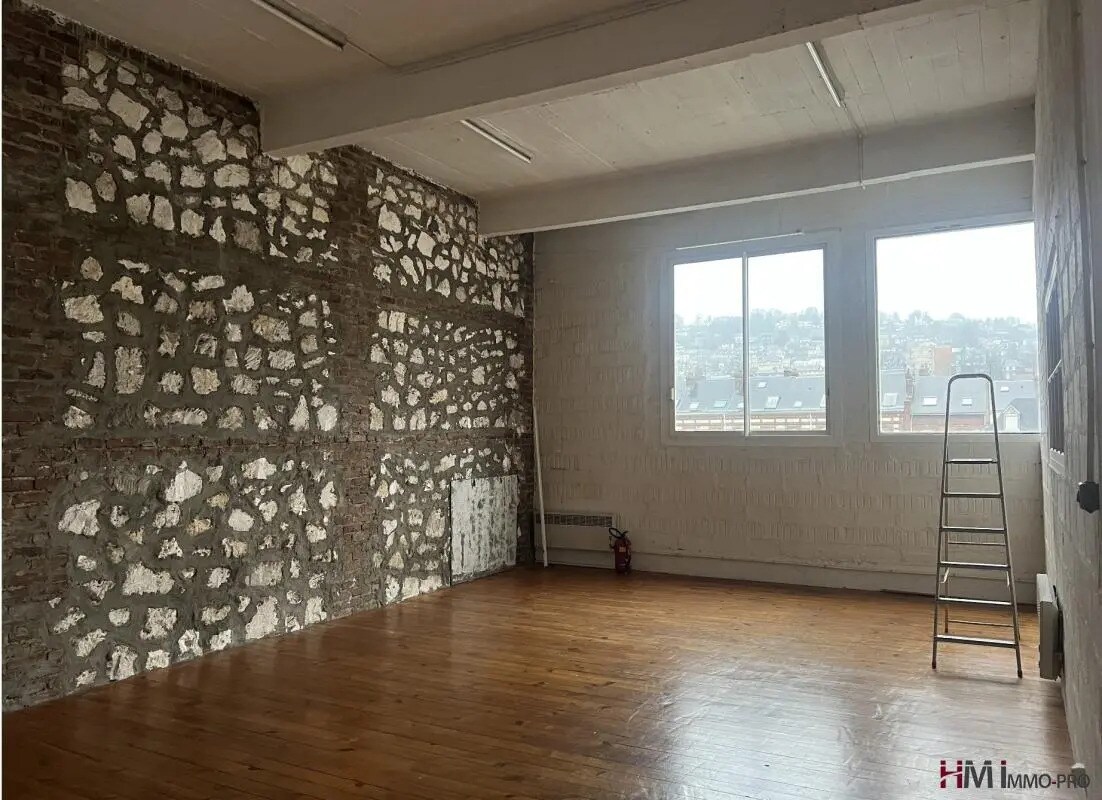 Office in Rouen for lease Interior Photo- Image 1 of 15