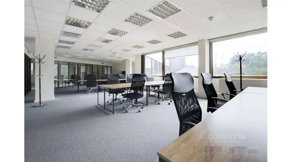 Bureau dans Saint-Cloud à vendre - Photo du bâtiment - Image 3 de 7