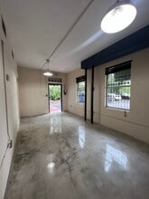 5400 NE 4 Ct, Miami, FL à louer Photo intérieure- Image 1 de 2