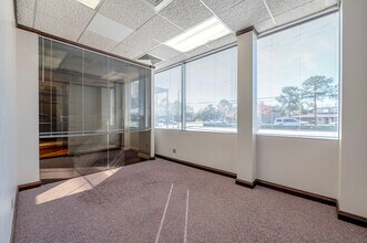 2947 E Broadway St, Pearland, TX for lease Interior Photo- Image 1 of 4