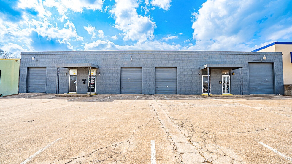 3216-3220 S Jones St, Fort Worth, TX à vendre - Photo du bâtiment - Image 2 de 12