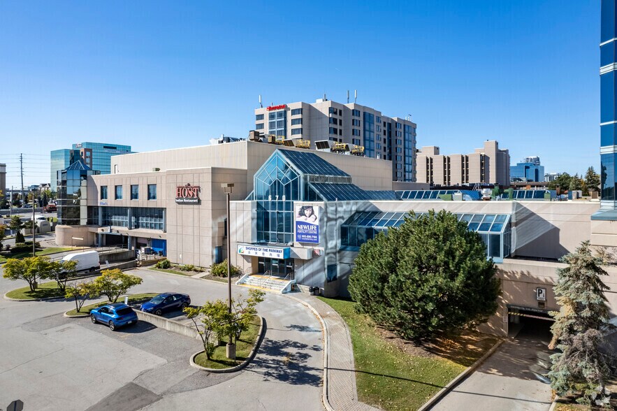 670 Hwy-7 E, Richmond Hill, ON à vendre - Photo du bâtiment - Image 2 de 24