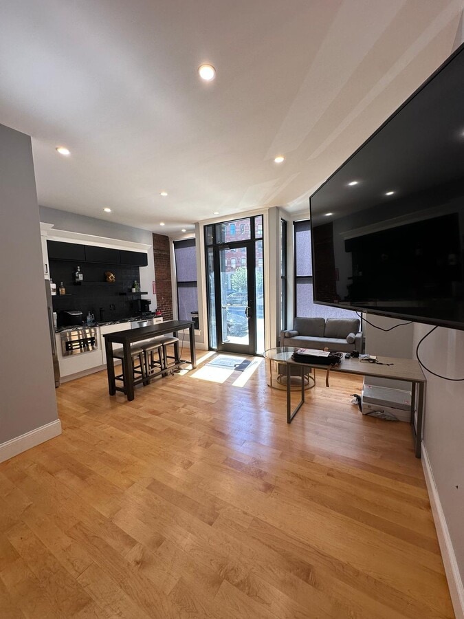 129-131 N Washington St, Boston, MA 02114 - Unit 1 -  - Interior Photo - Image 1 of 8