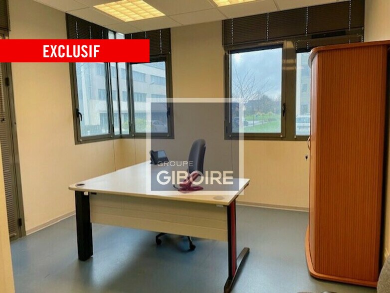 Office in Saint-Grégoire for sale - Interior Photo - Image 3 of 5
