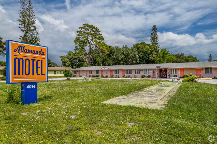 4014 Tamiami Trl, Sarasota, FL for sale - Primary Photo - Image 1 of 6