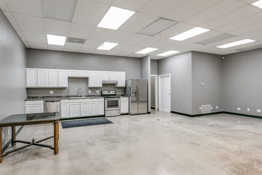 3212 E Walnut St, Tecumseh, OK for sale - Building Photo - Image 3 of 22