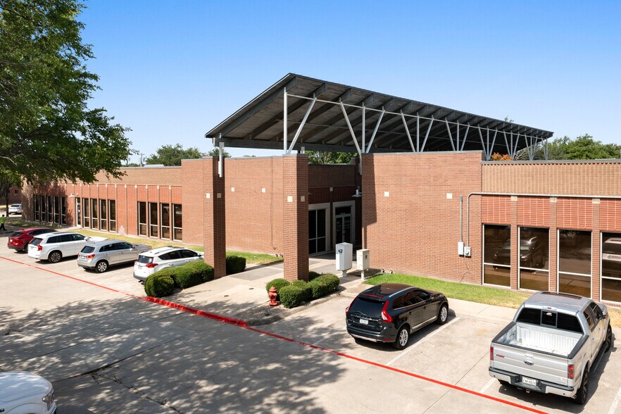 220 S Denton Tap Rd, Coppell, TX à louer - Photo du bâtiment - Image 3 de 17