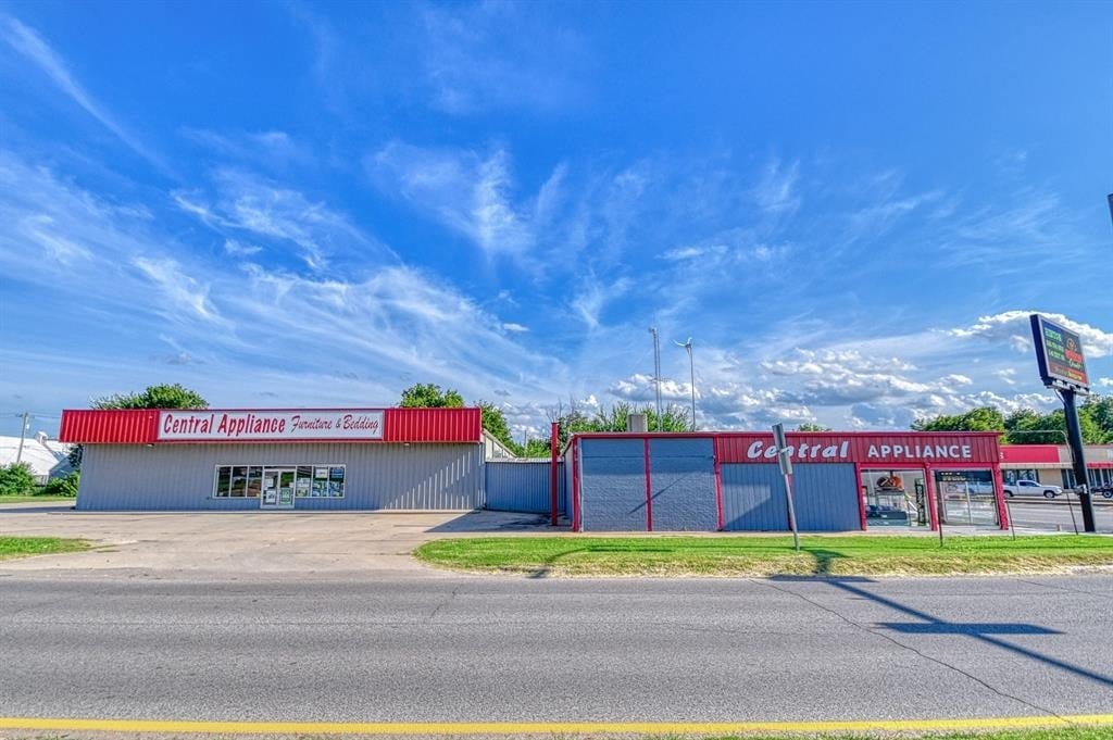 102 E Central Blvd, Anadarko, OK for sale Primary Photo- Image 1 of 20