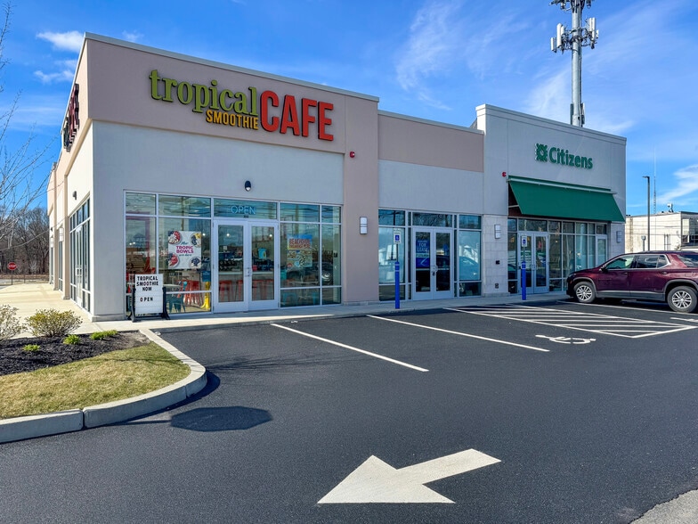 2574 W Shore Rd, Warwick, RI for lease - Building Photo - Image 3 of 18