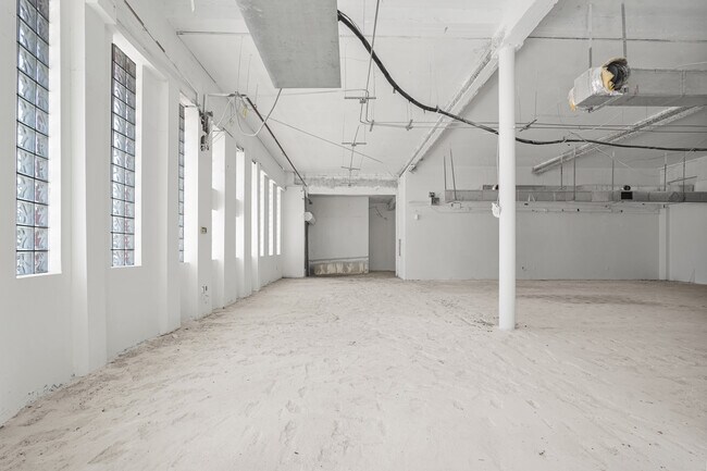 More details for 1251 NW 36th St, Miami, FL - Office/Retail for Lease