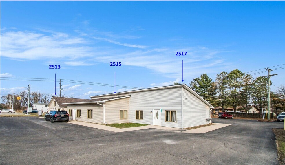 2513 Imlay City Rd, Lapeer, MI à vendre - Photo du bâtiment - Image 3 de 7