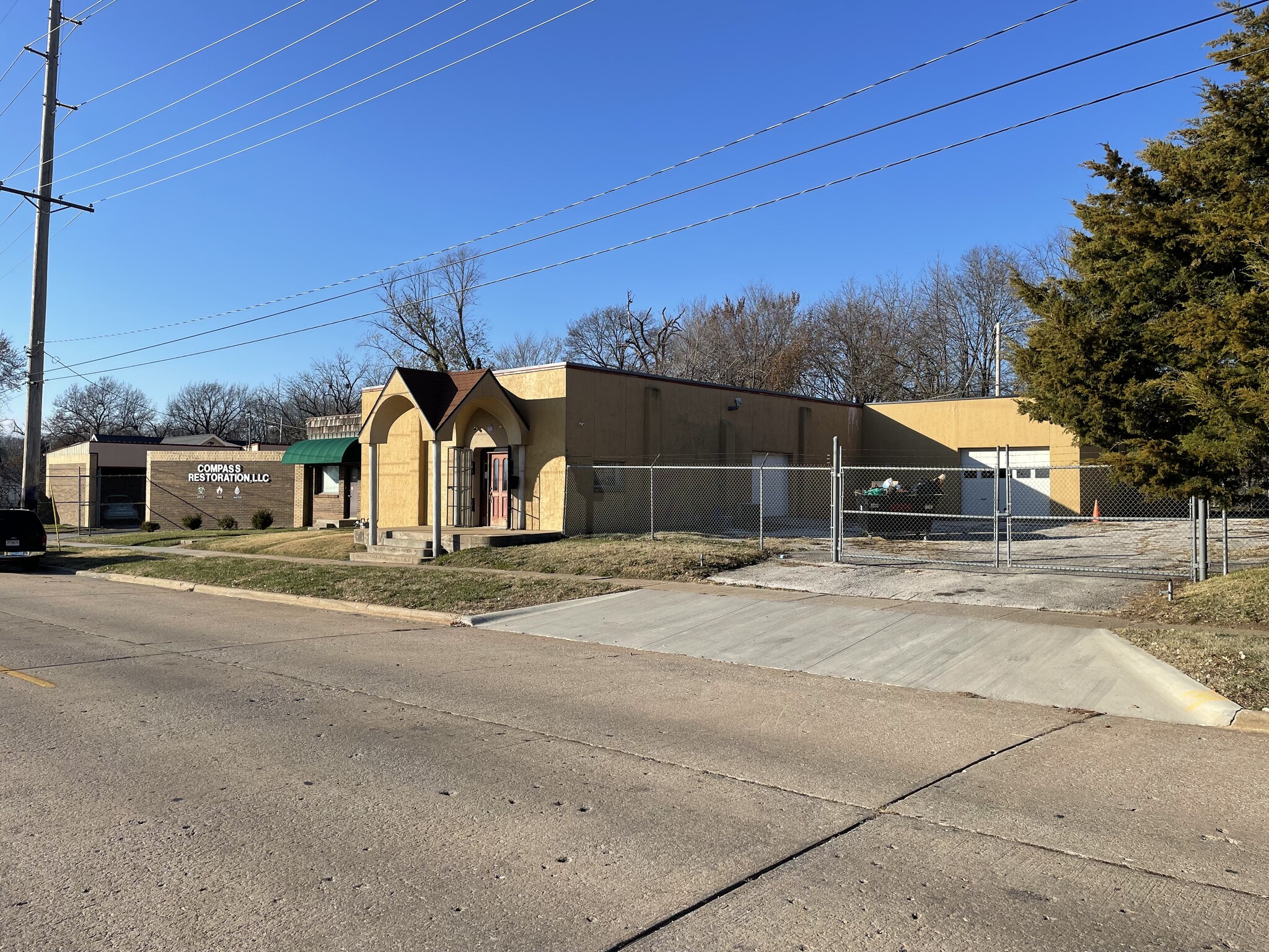 219 & 303 W Chase st, Springfield, MO for sale Primary Photo- Image 1 of 24