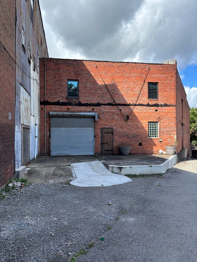 Plus de détails pour 918 Rickenbach St, Pittsburgh, PA - Local d'activités, Industriel à louer