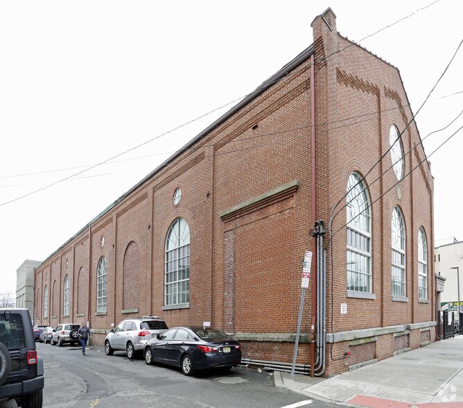 324 Palisade Ave, Jersey City, NJ à louer - Photo du bâtiment - Image 3 de 10