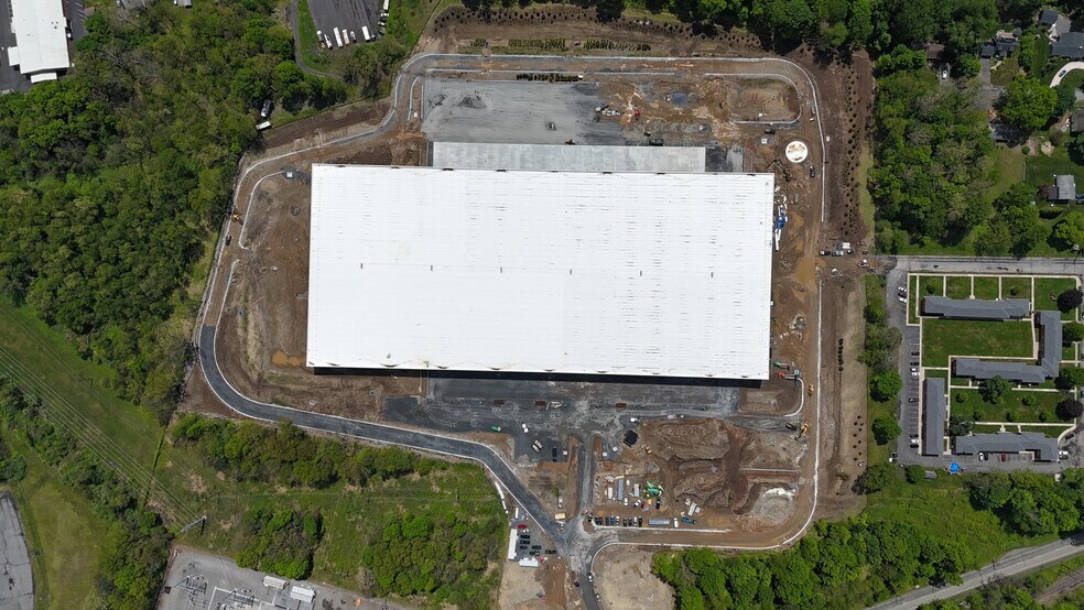 120 Manunka Chunk Road, Belvidere, NJ à louer - Photo du bâtiment - Image 3 de 11