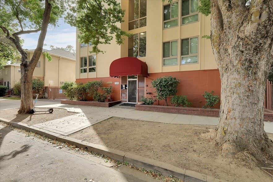 2320 P St, Sacramento, CA for sale - Building Photo - Image 3 of 28